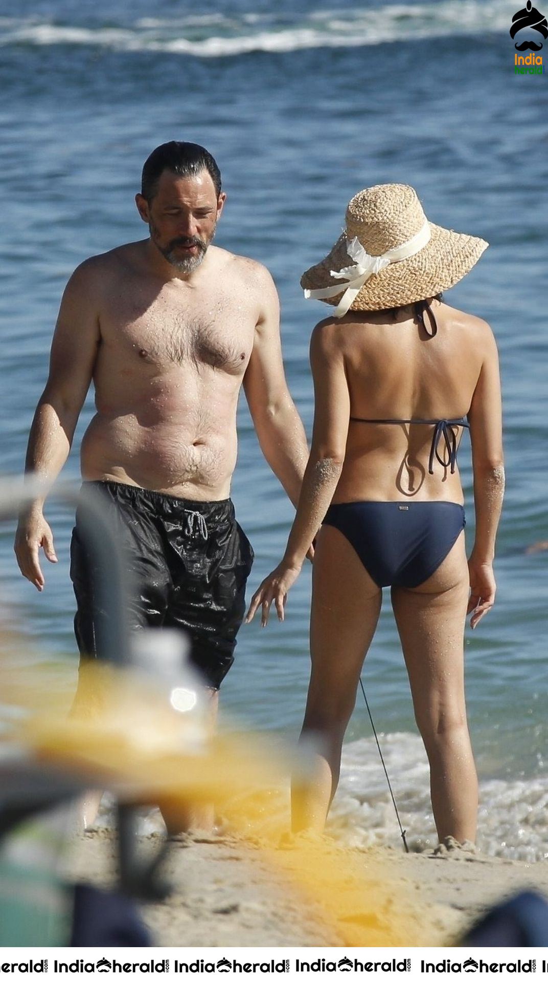 Jenna Dewan in Bikini enjoying with her Boyfriend and she is too hot to handle