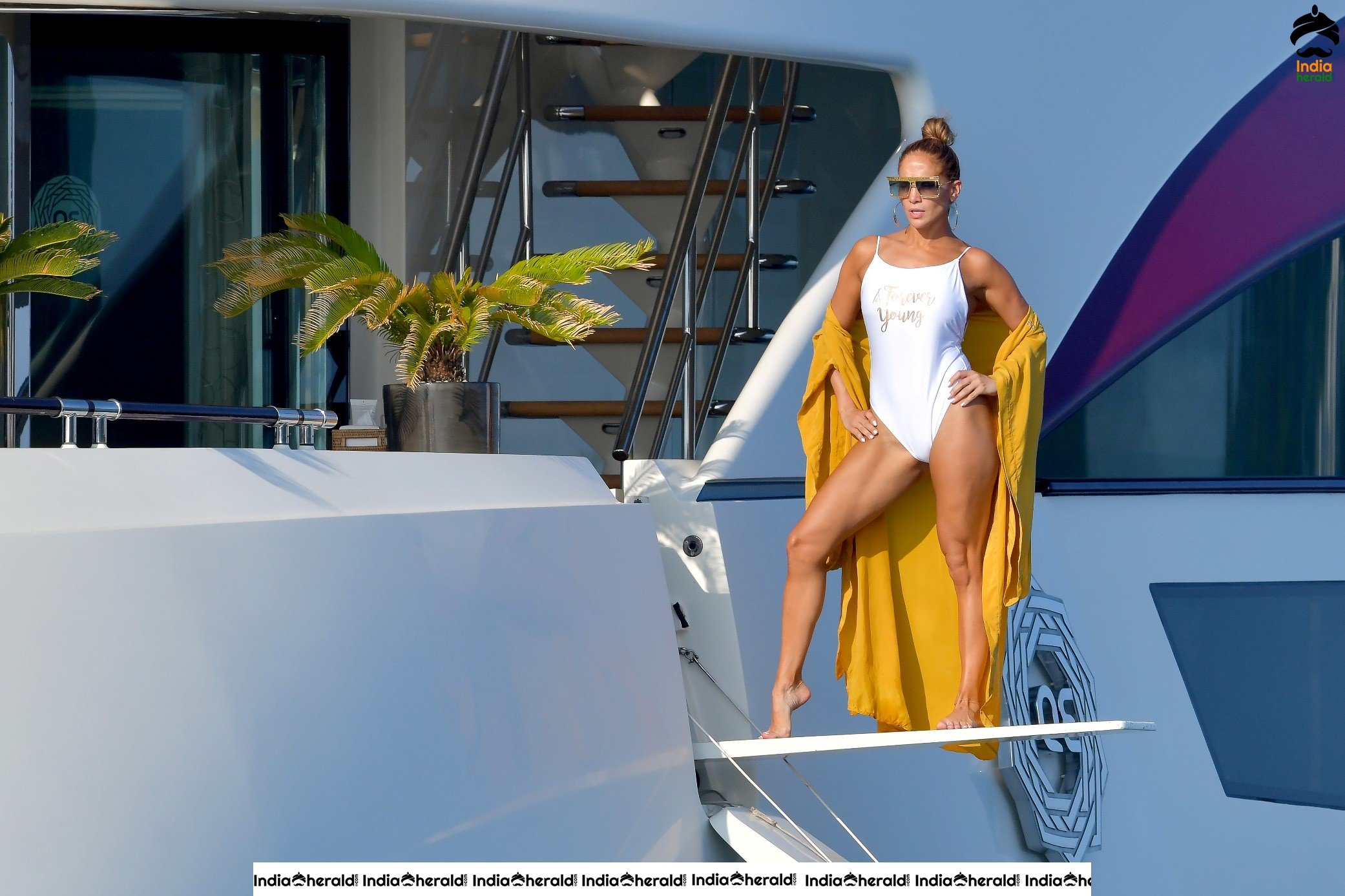 Jennifer Lopez Hot In A Swimsuit On A Yacht In Saint Tropez Set 3