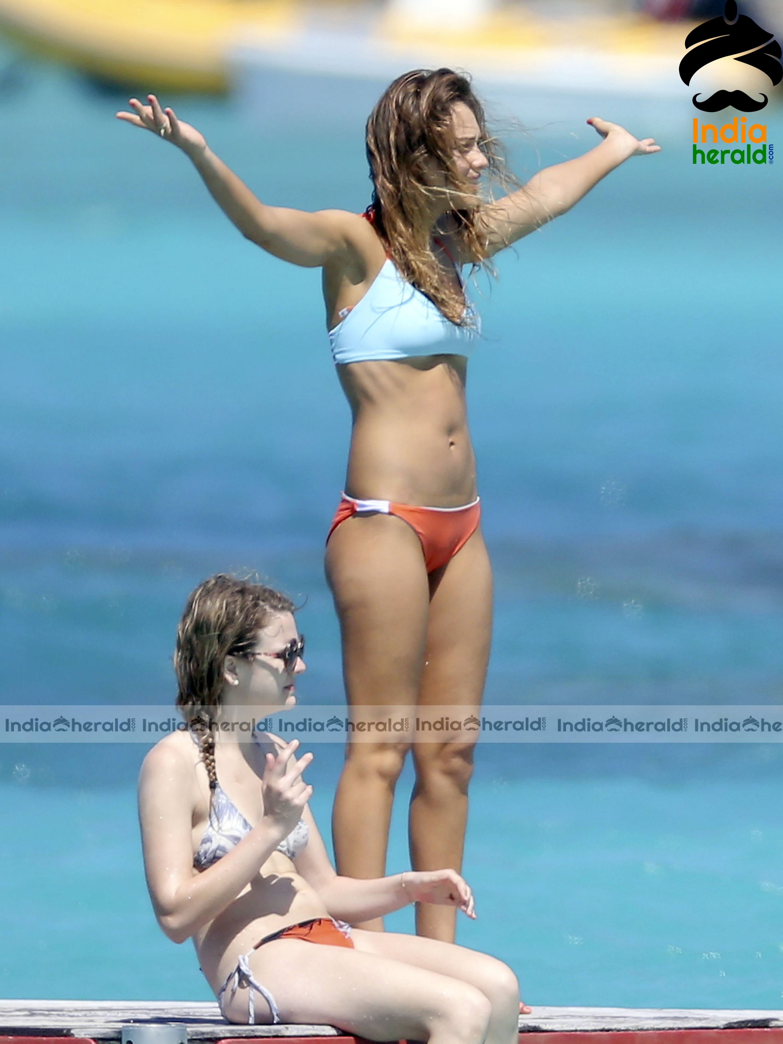 Jessica Alba Hot And Sexy While Wearing Bikini At St Barts Set 2