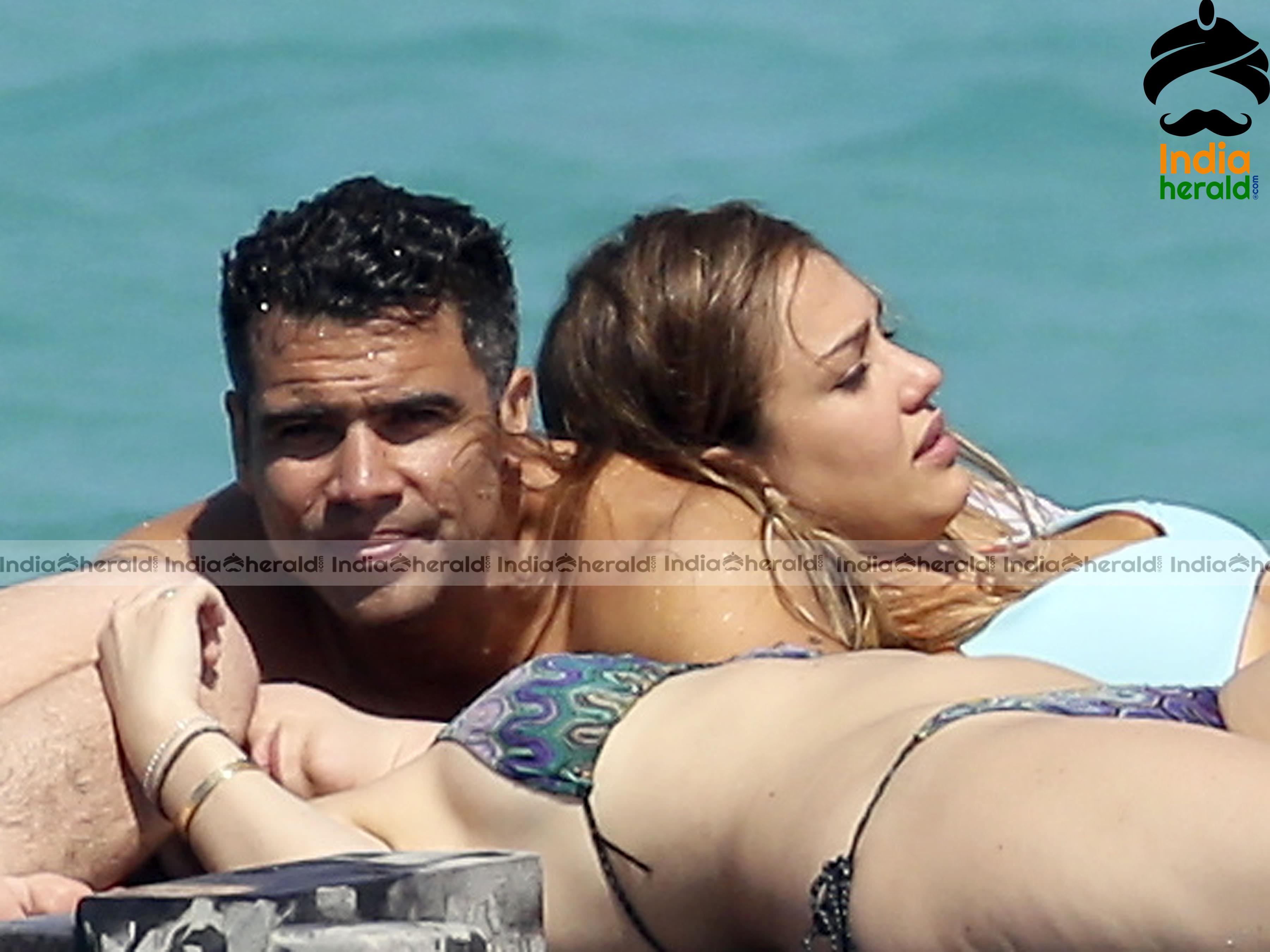 Jessica Alba Hot And Sexy While Wearing Bikini At St Barts Set 4