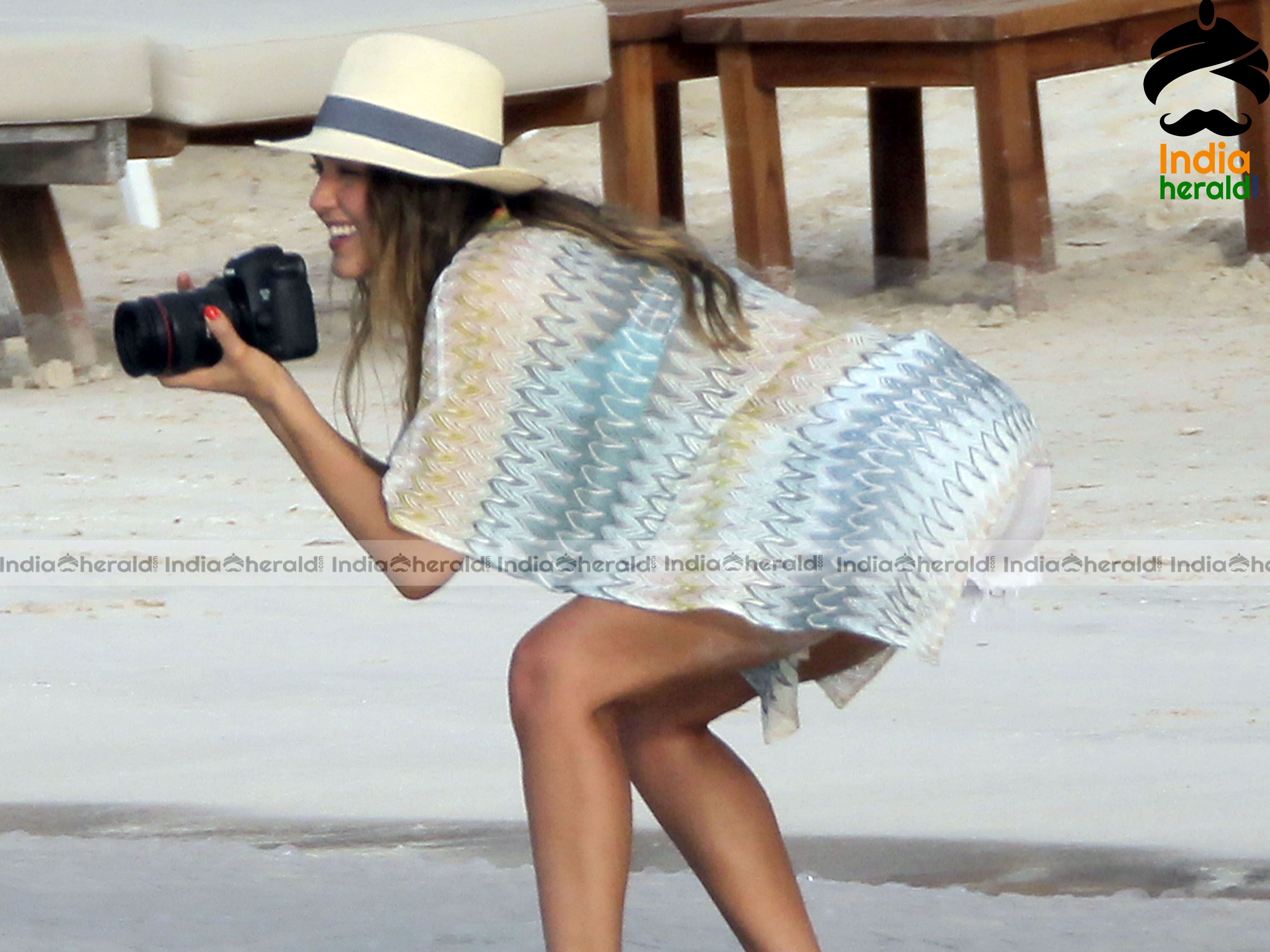 Jessica Alba Hot And Sexy While Wearing Bikini At St Barts Set 5