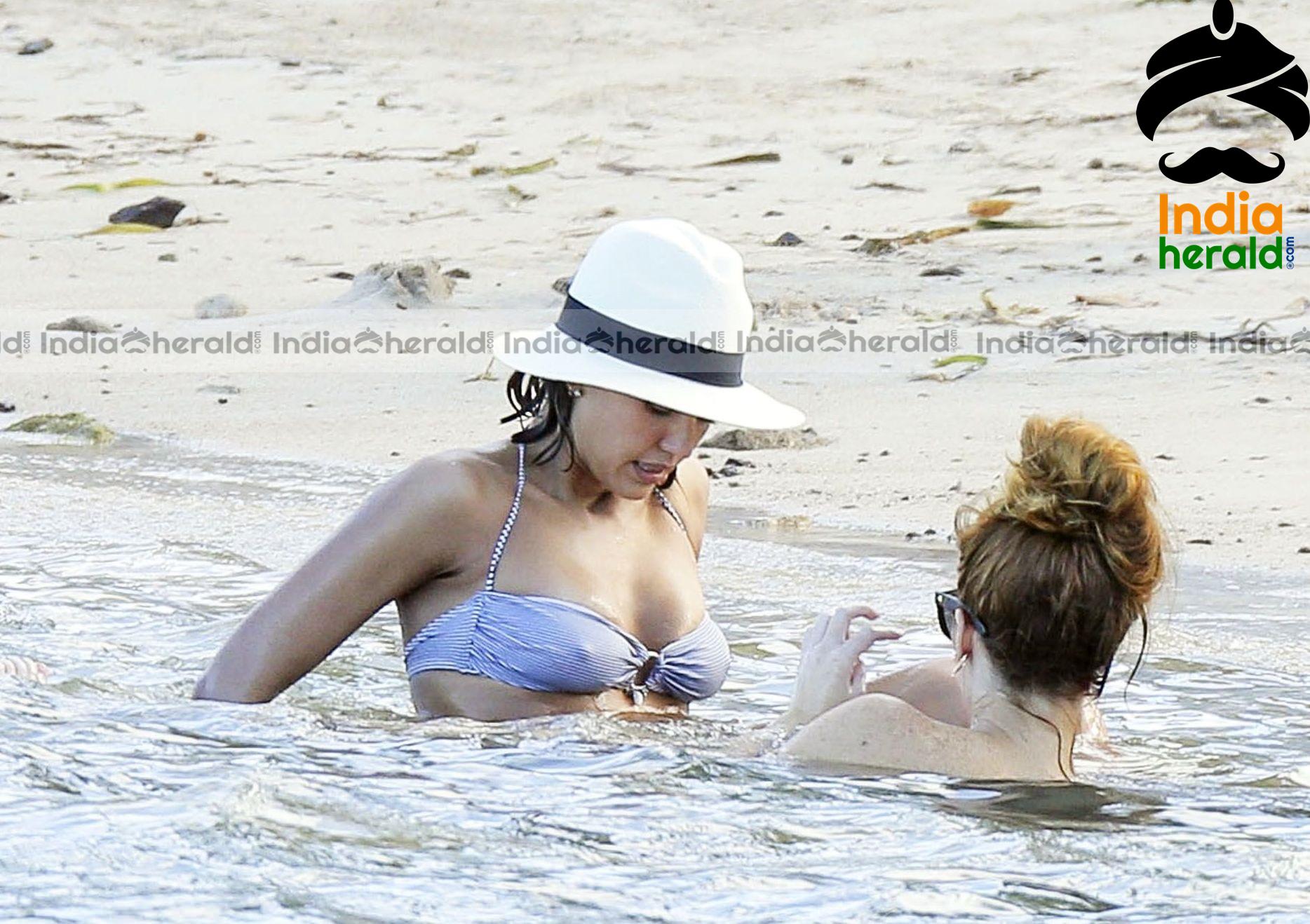 Jessica Alba Spotted in Bikini at Caribbean Beaches Set 5
