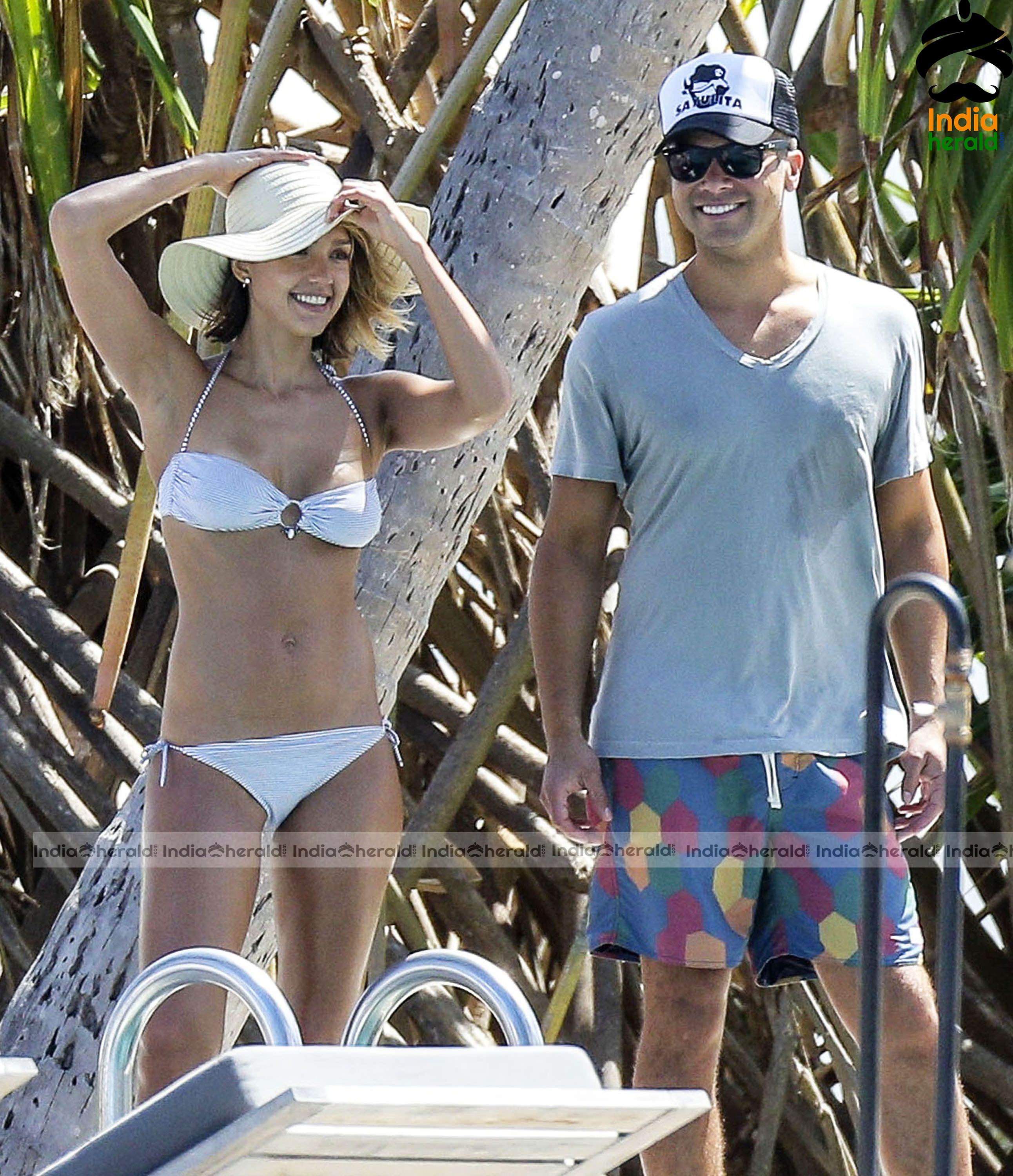 Jessica Alba Spotted in Bikini at Caribbean Beaches Set 6