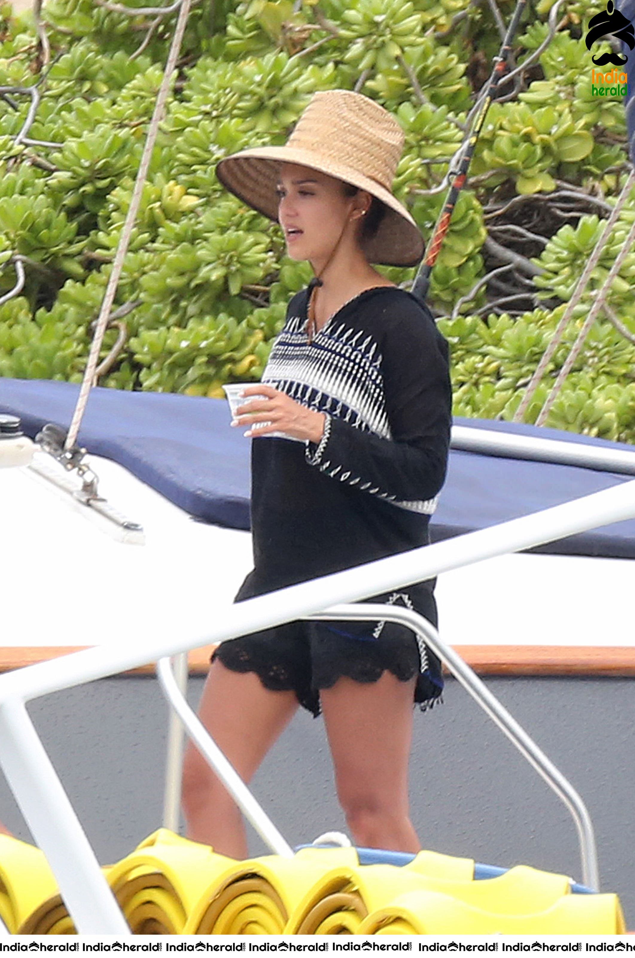 Jessica Alba wearing a bikini and exposes her Hot Booty in Hawaii Set 2