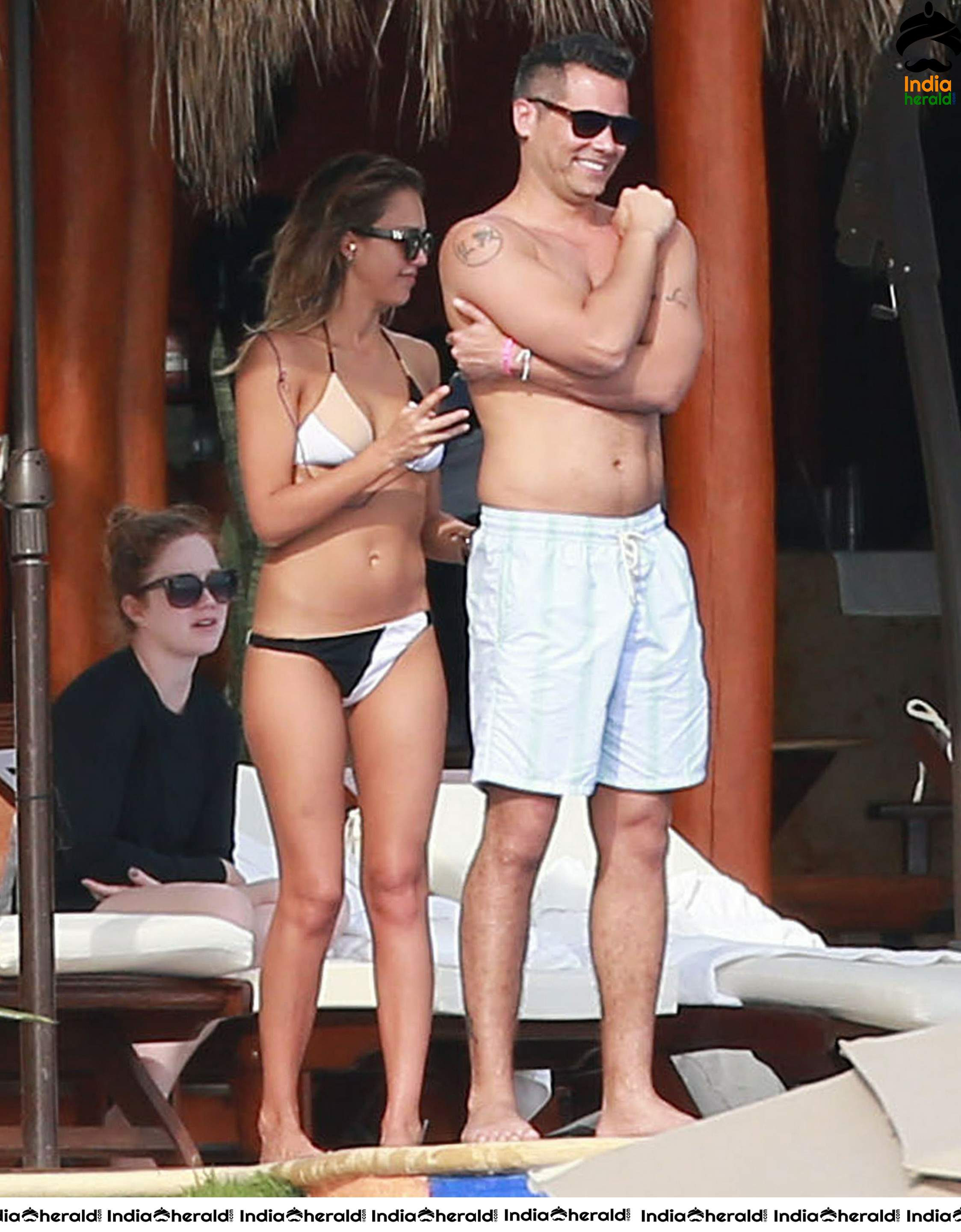 Jessica Alba Wearing a Bikini in Cabo San Lucas Set 2