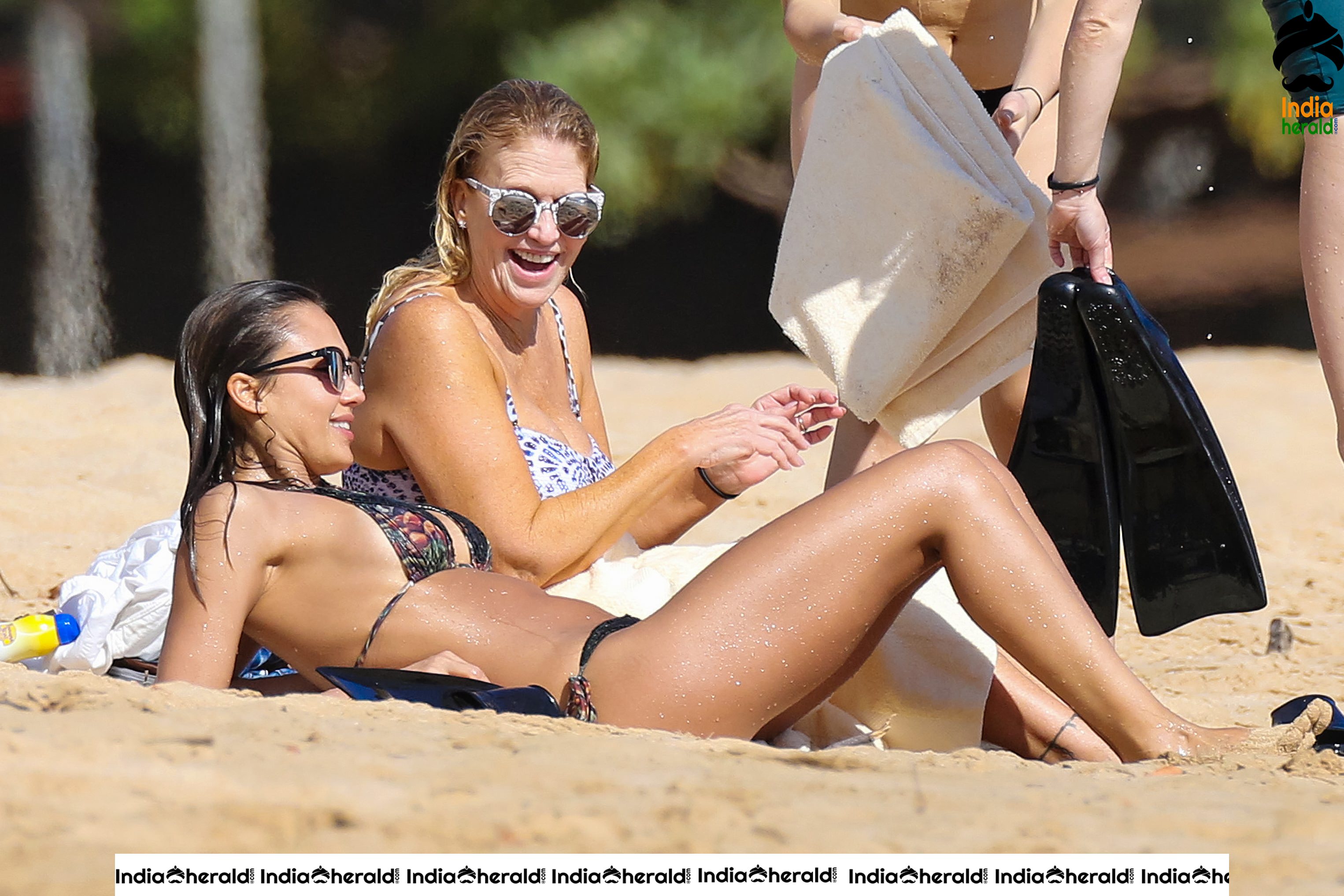 Jessica Alba Wearing a Bikini in Hawaii