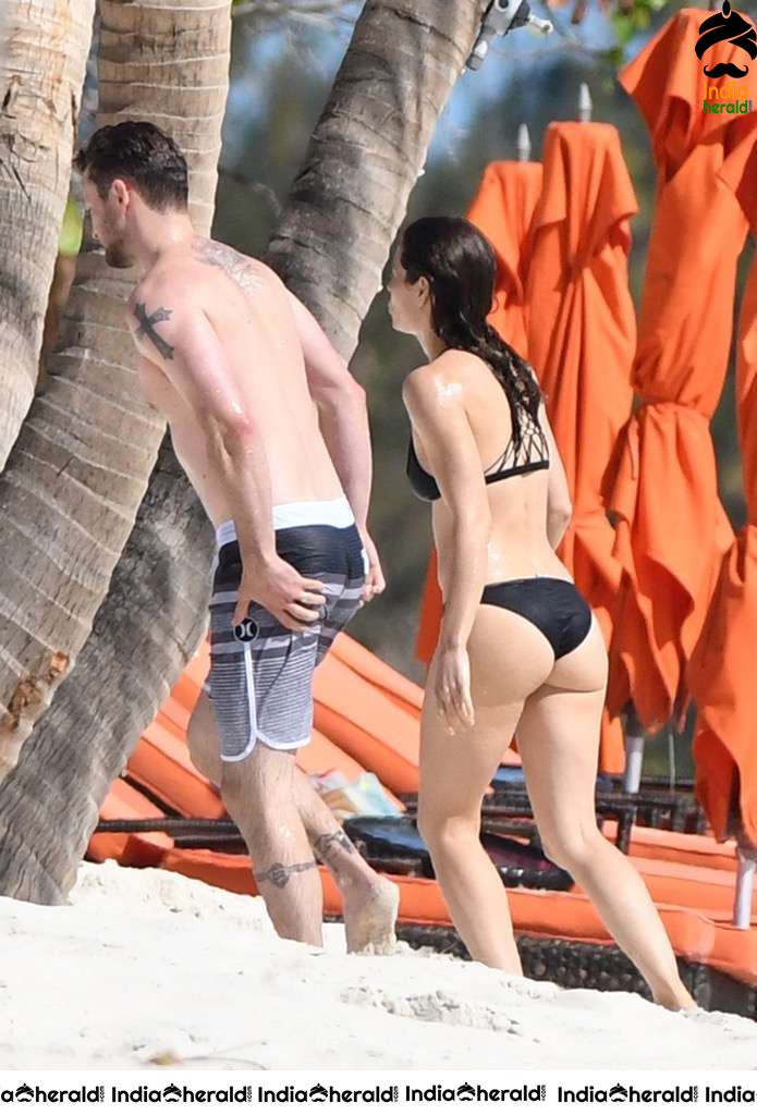 Jessica Biel Wearing a Bikini at a Caribbean Beach Set 2