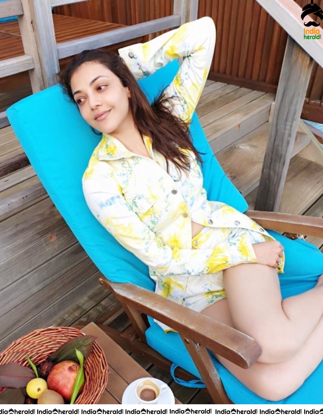 Kajal Aggarwal Chilling by Beach and she is so sexy without Makeup