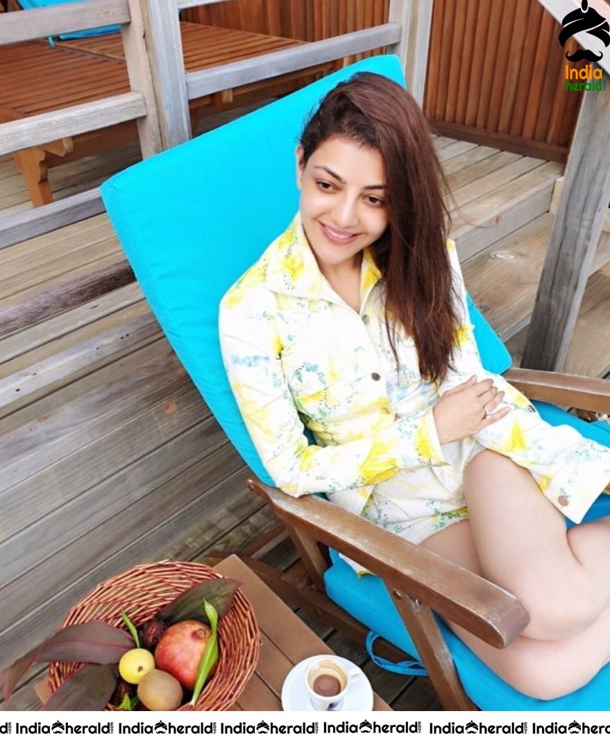 Kajal Aggarwal Chilling by Beach and she is so sexy without Makeup
