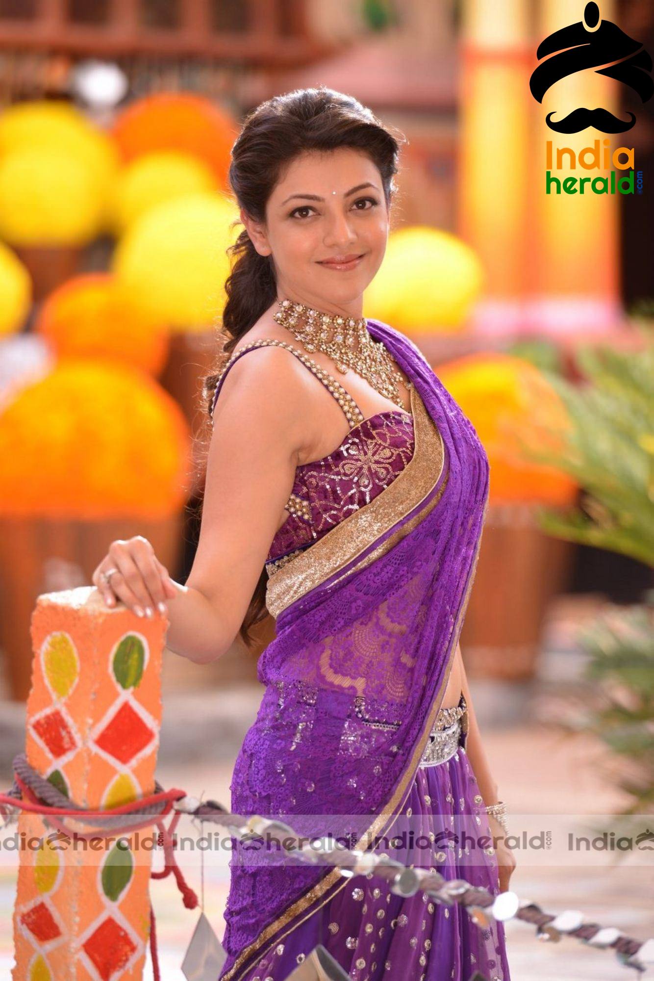 Kajal Aggarwal Hottest Exposure in Sarees