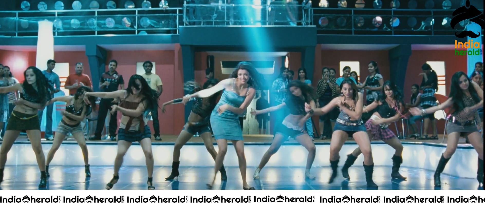 Kajal Aggarwal Shows Ger Tempting Hot Assets In Tight Dress Set 1