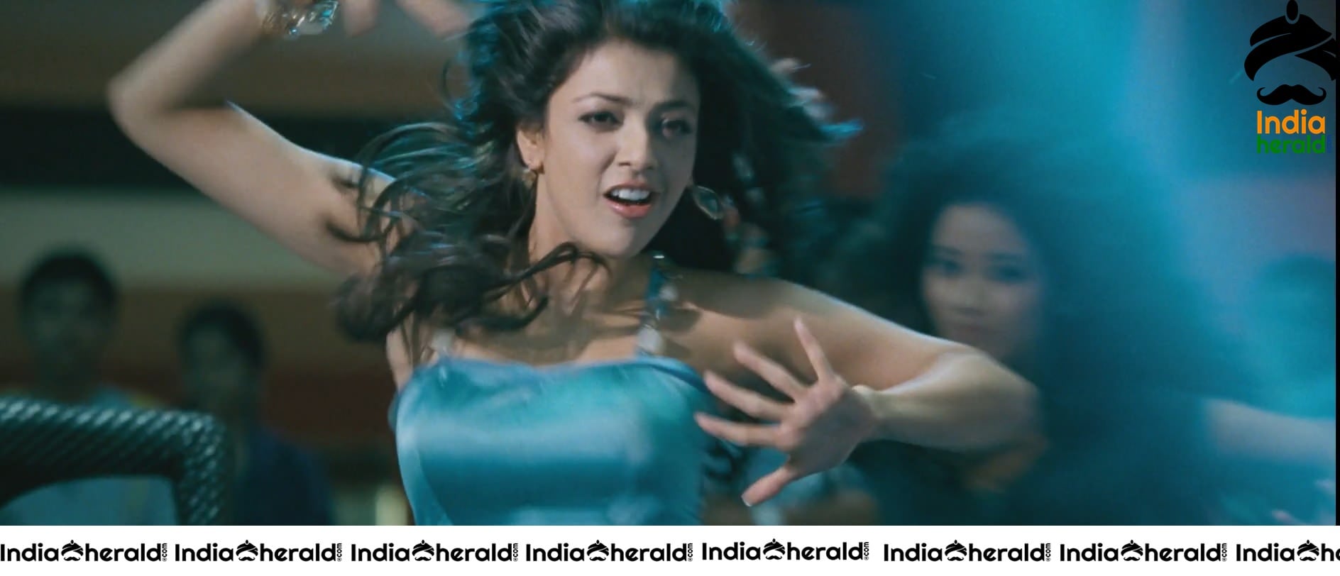 Kajal Aggarwal Shows Ger Tempting Hot Assets In Tight Dress Set 1
