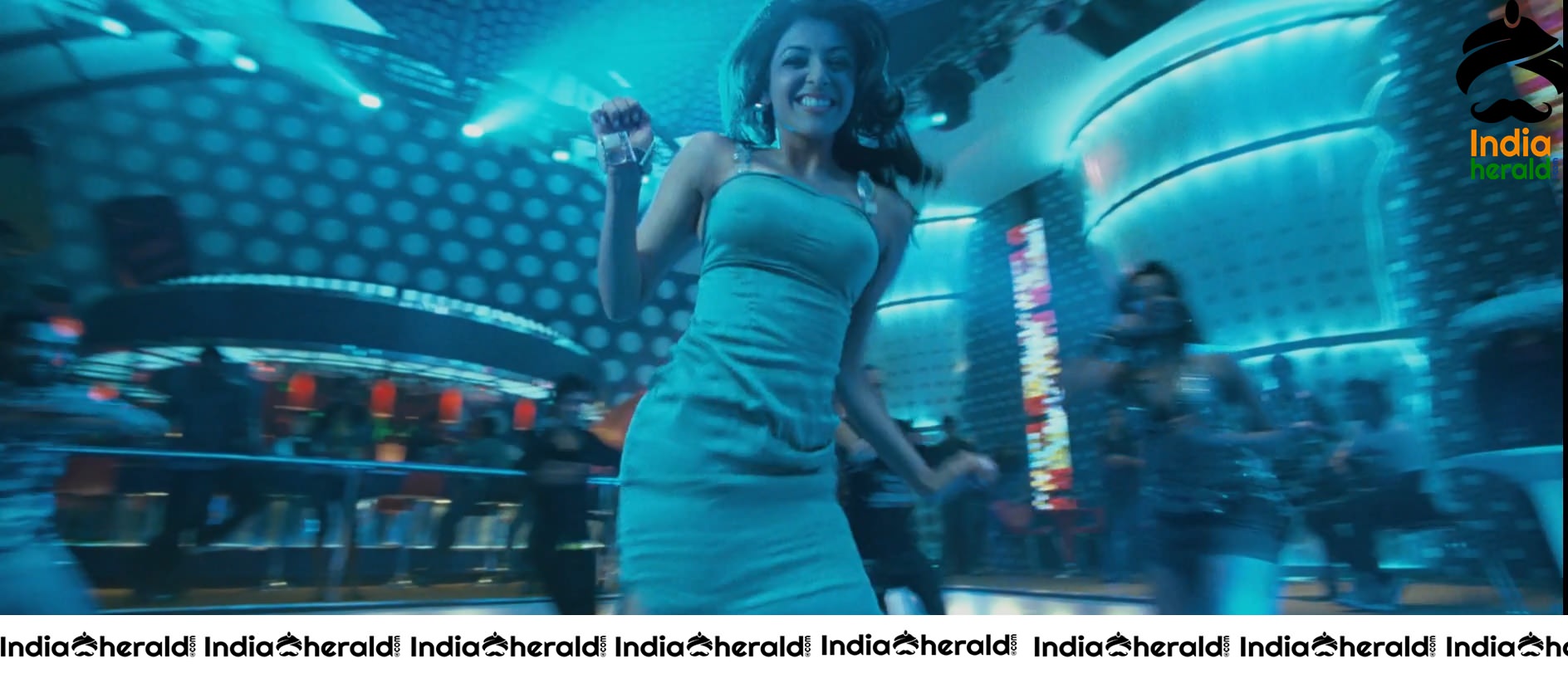 Kajal Aggarwal Shows Ger Tempting Hot Assets In Tight Dress Set 1