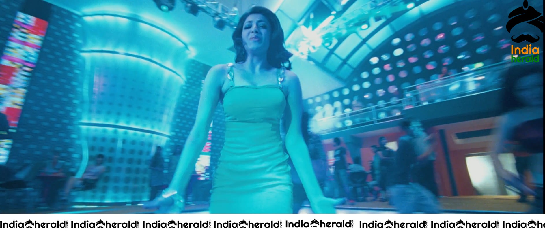 Kajal Aggarwal Shows Ger Tempting Hot Assets In Tight Dress Set 1