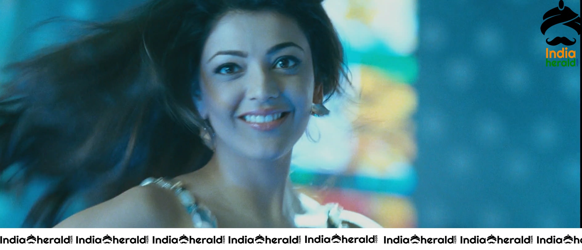 Kajal Aggarwal Shows Ger Tempting Hot Assets In Tight Dress Set 1
