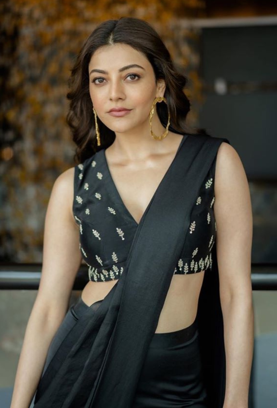 Kajal Aggarwal Shows her Hotness in Sleeveless and Also shows her Teasing Waistline