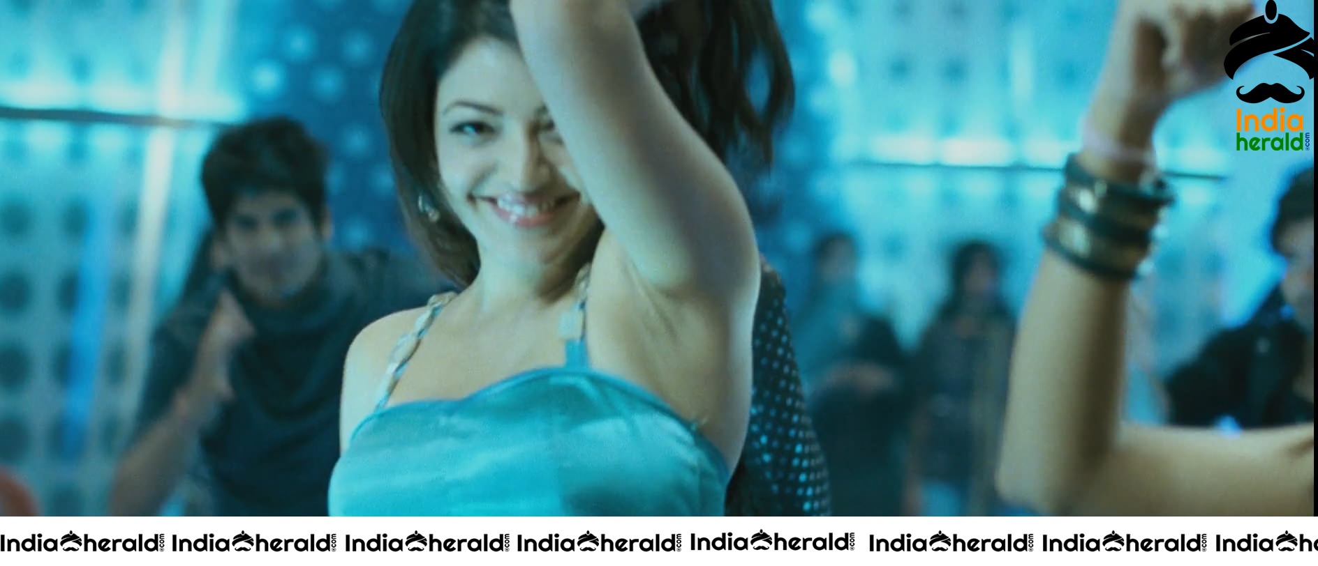 Kajal Aggarwal Shows Her Sexy Structure And Hot Curves Set 3