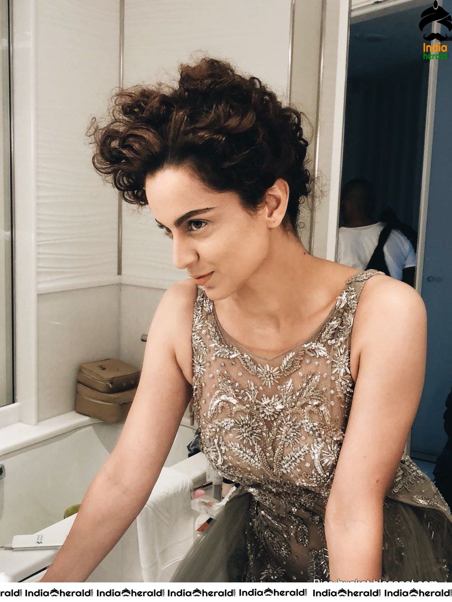 Kangana Ranaut Shows Off her Bra in a Hot Dress during a Public Event Set 1