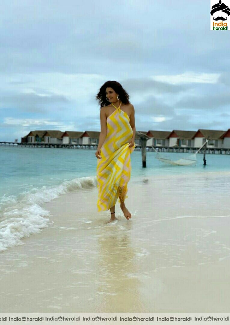 Karishma Tanna Hot Bikini stills