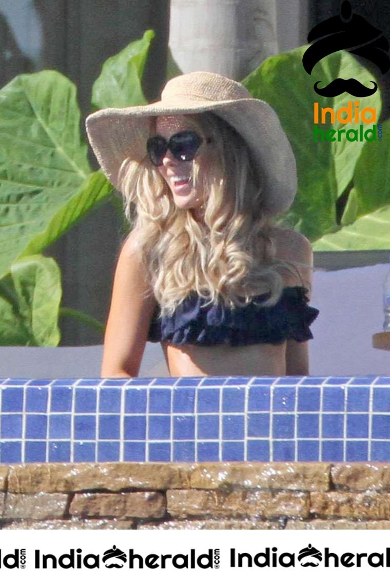 Kate Beckinsale in Bikini at Mexico