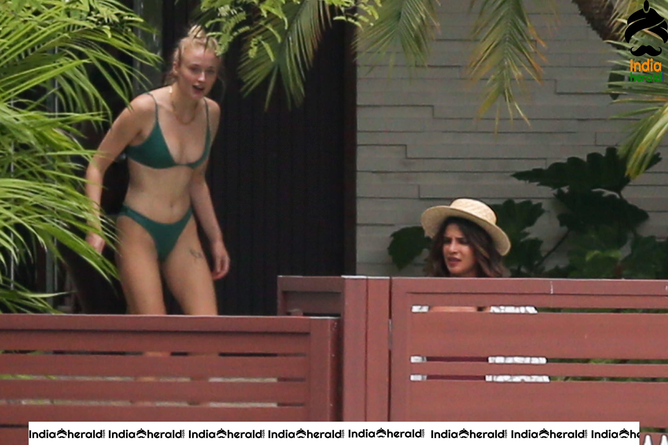 Kate Moss is spotted in Bikini on a boat with her friends at Portofino