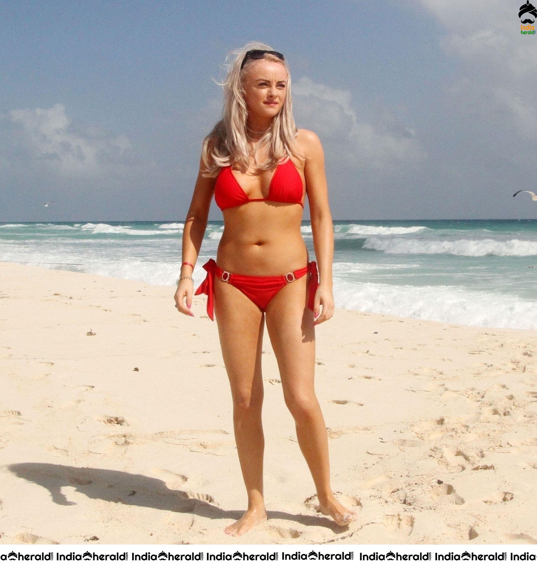 Katie McGlynn shows off her sexy beach body physique out in Mexico