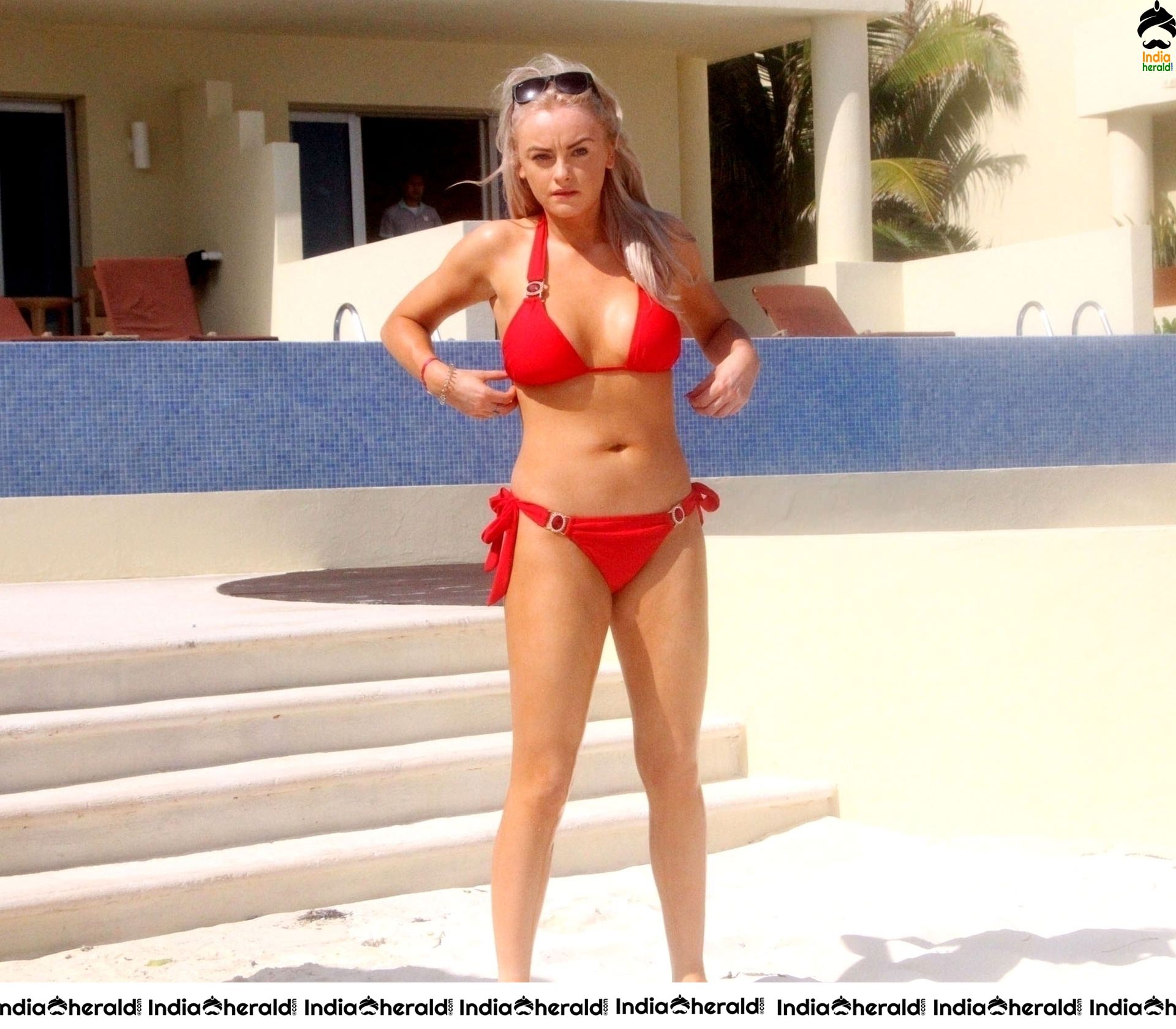 Katie McGlynn shows off her sexy beach body physique out in Mexico