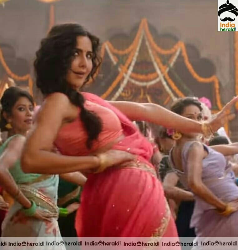 Katrina kaif Hot Hip show in saree