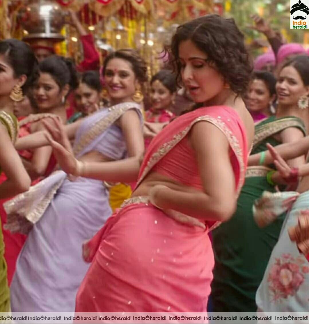 Katrina kaif Hot Hip show in saree