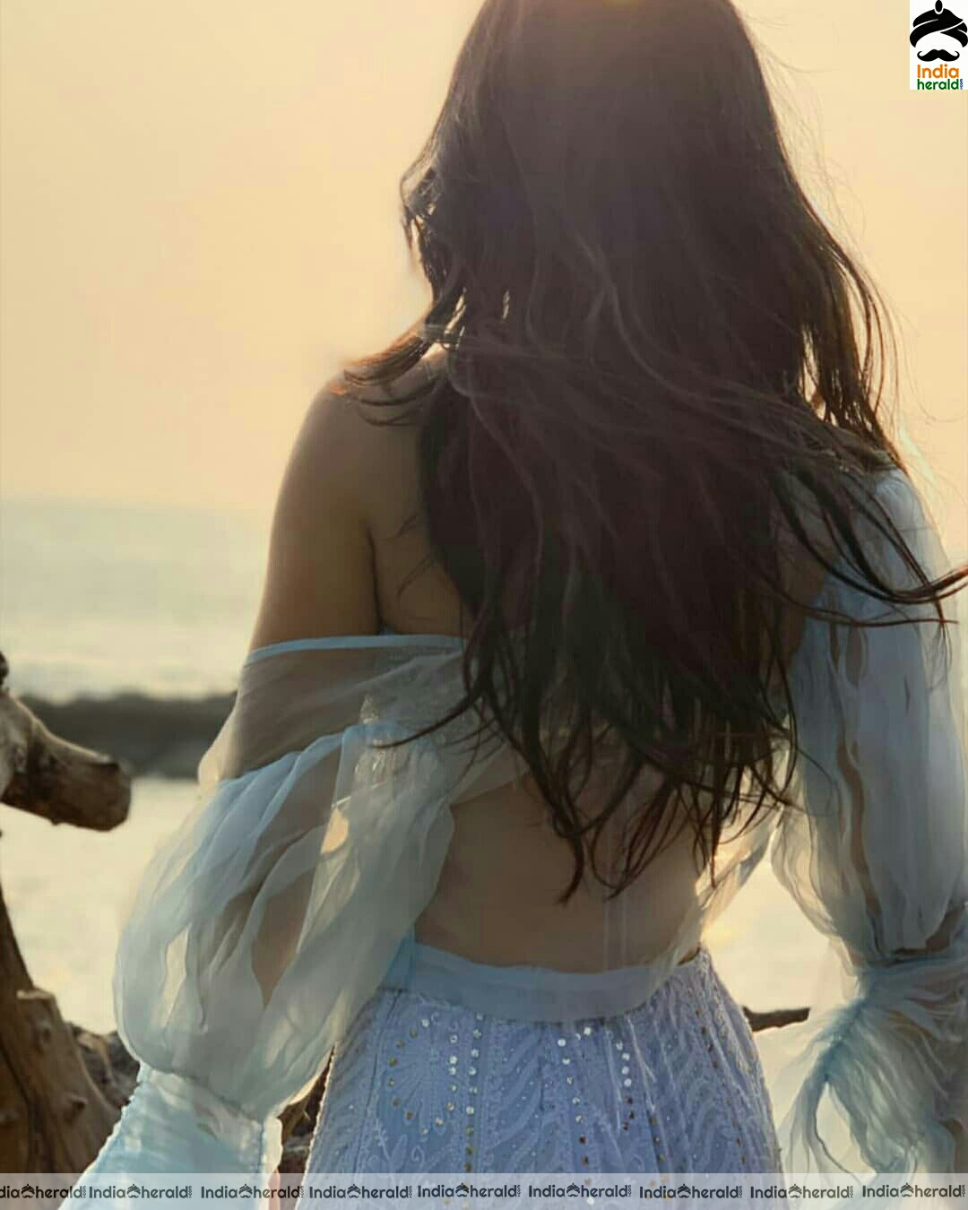 Katrina kaif Hot hot in white sexy dress