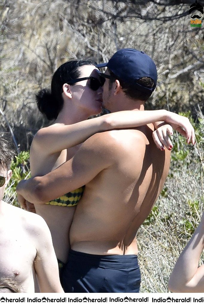 Katy Perry Bikini Pics On Vacation In Italy Set 1