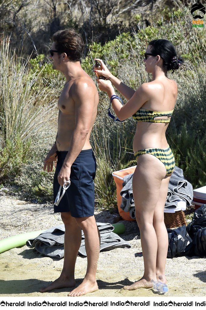 Katy Perry Bikini Pics On Vacation In Italy Set 1