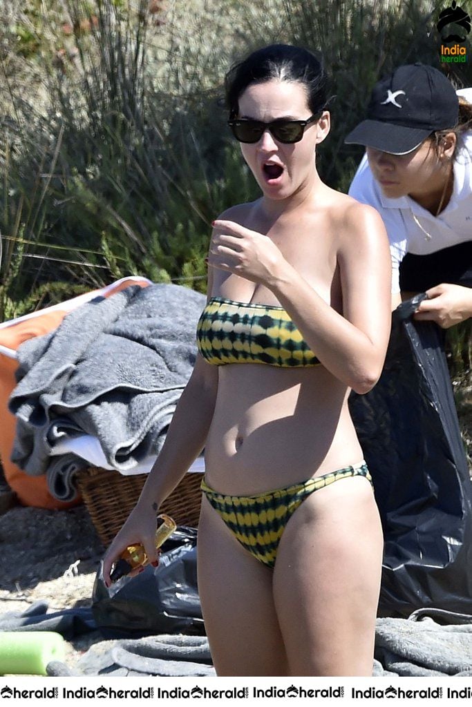 Katy Perry Bikini Pics On Vacation In Italy Set 2