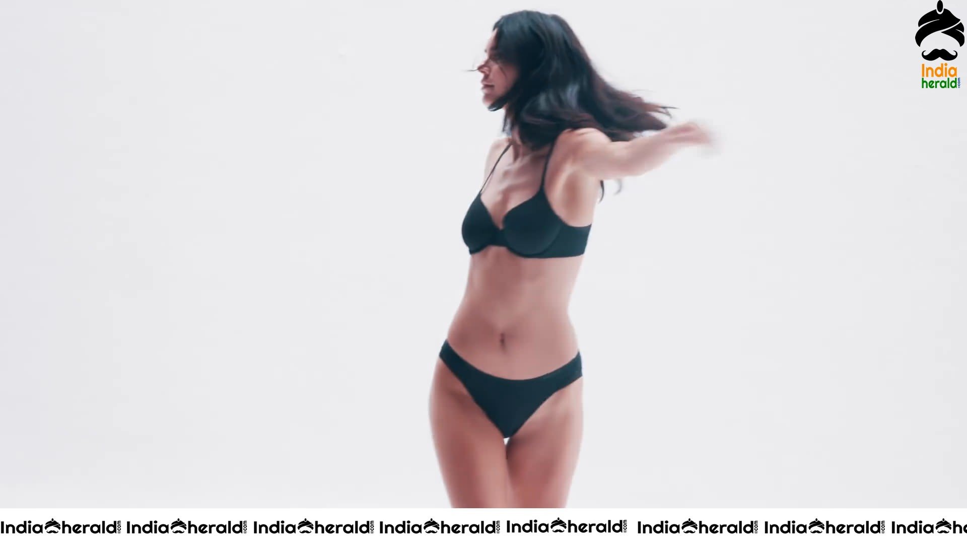 Kendall Jenner flaunts her Hot Slim Body during Calvin Klein Campaign