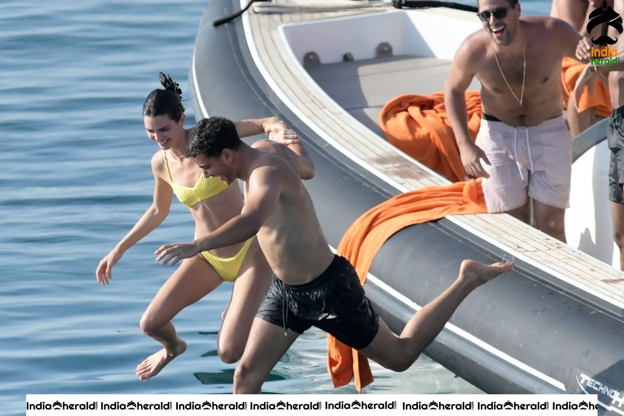 Kendall Jenner flaunts her Lean Hot Body in Bikini on the beach in Mykonos Set 2
