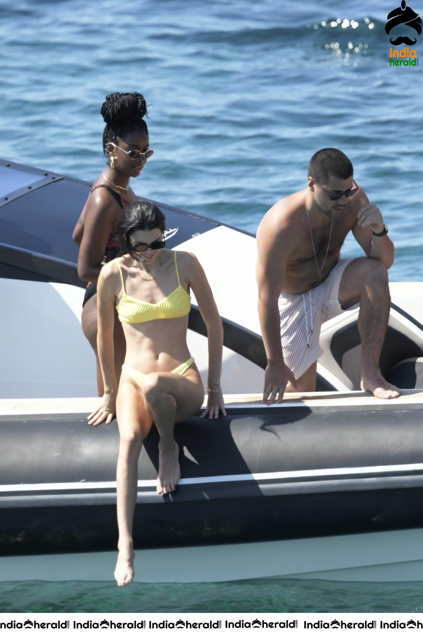 Kendall Jenner flaunts her Lean Hot Body in Bikini on the beach in Mykonos Set 2