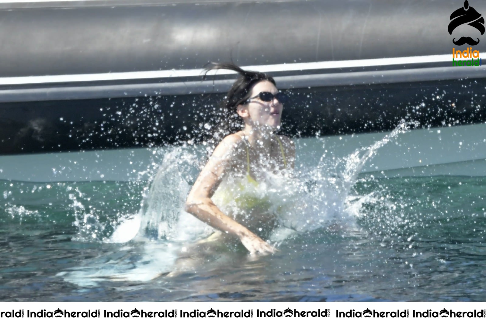 Kendall Jenner flaunts her Lean Hot Body in Bikini on the beach in Mykonos Set 3