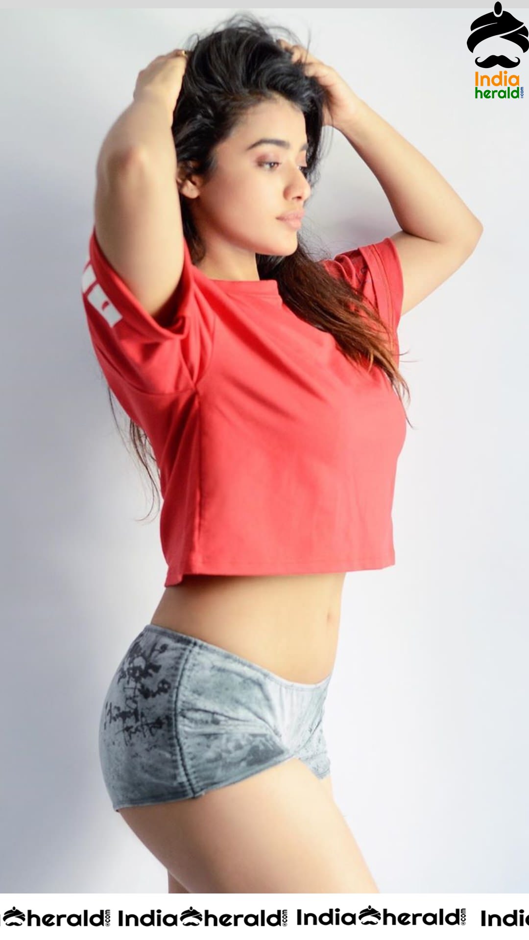 Ketika Sharma Kindles The Hotness With Her Hot Exposure Set 1