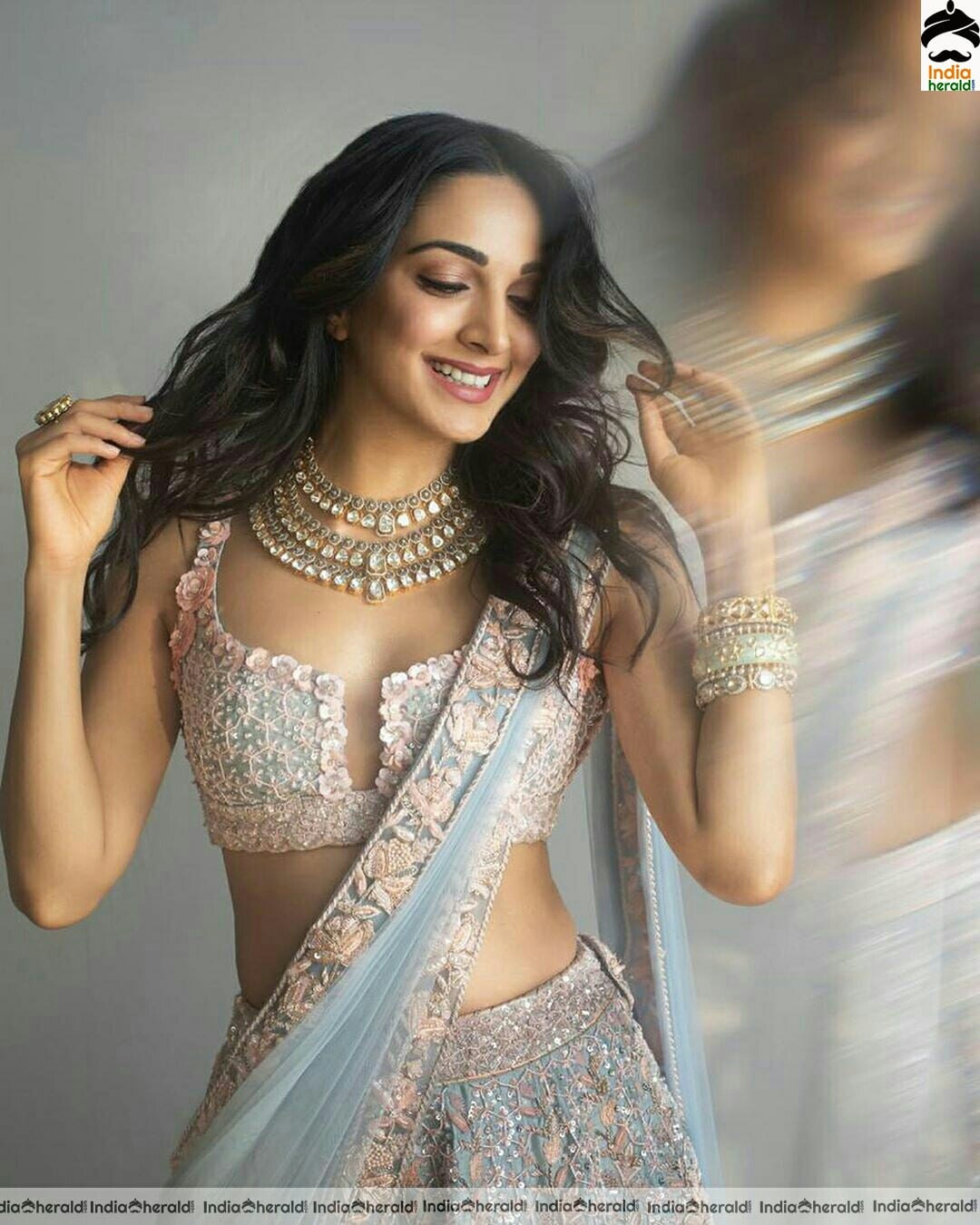 Kiara Advani Hot Golden Glam Stills