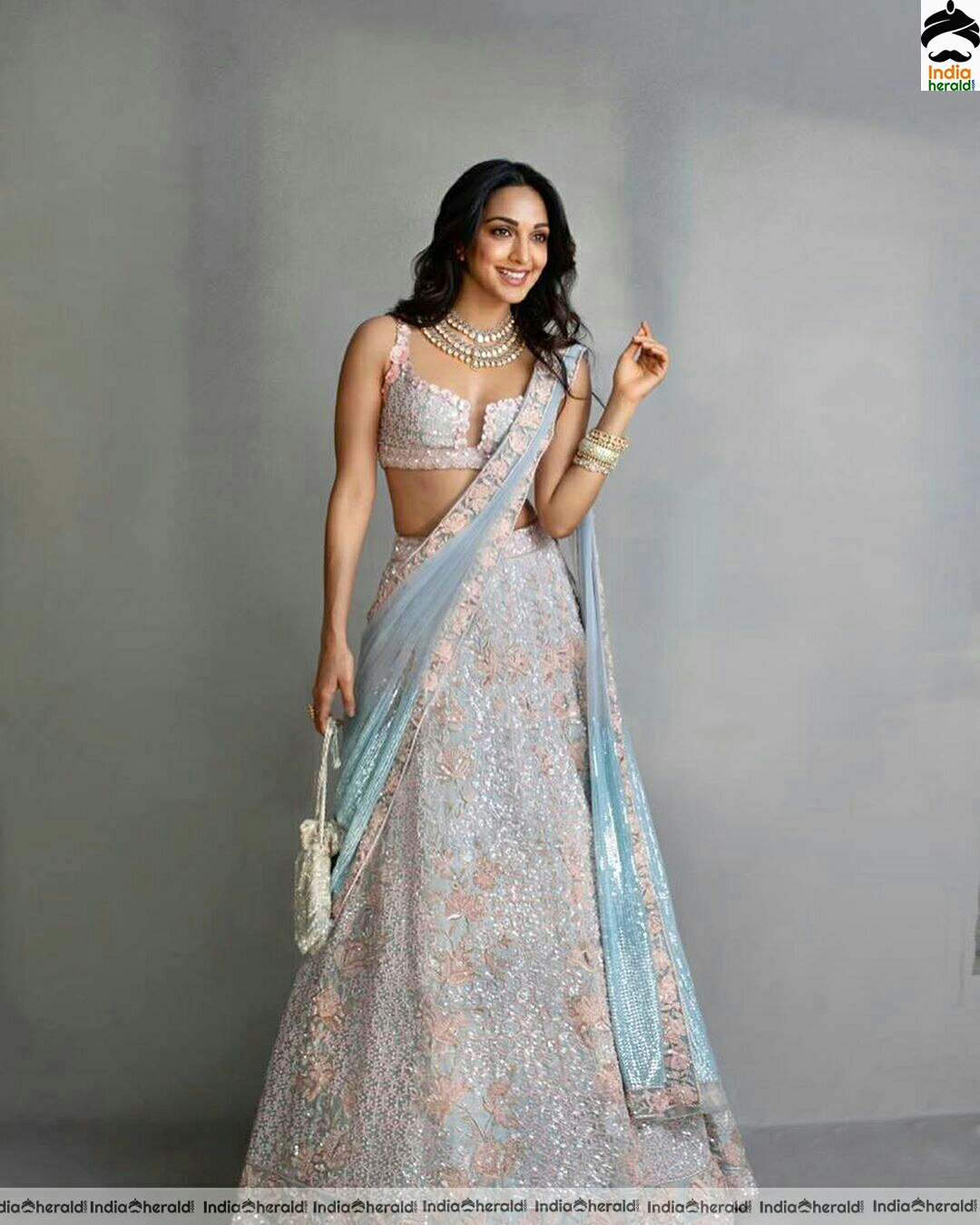 Kiara Advani Hot Golden Glam Stills