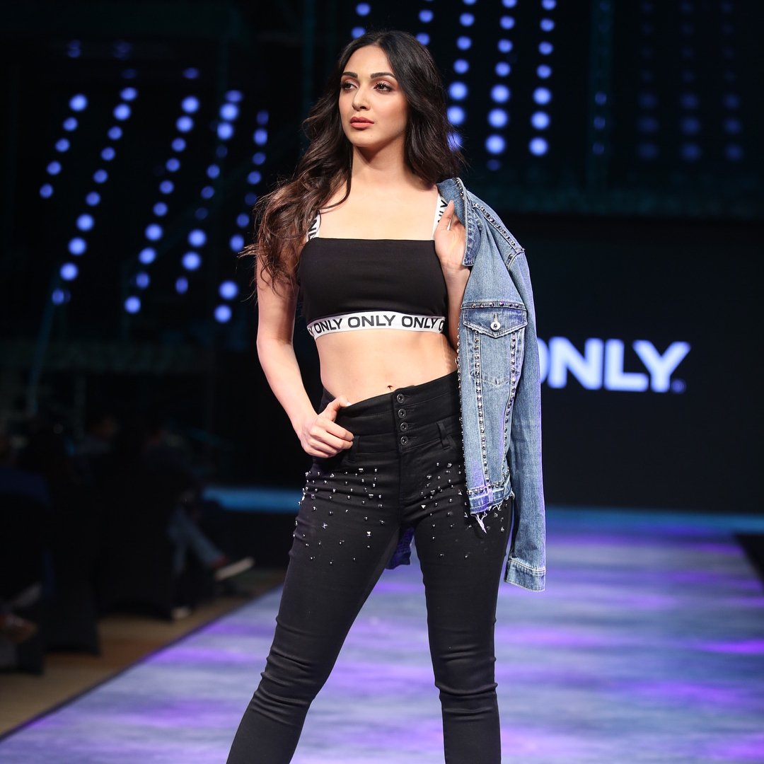 Kiara Advani Hot Sexy Wallpapers
