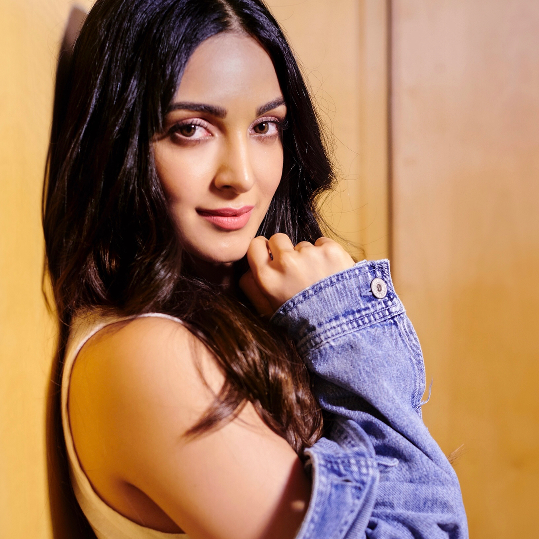 Kiara Advani Hot Sexy Wallpapers