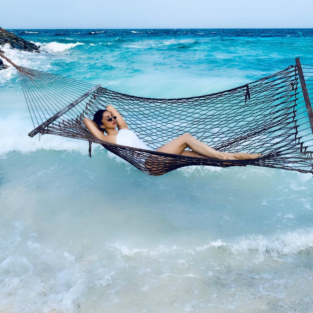 Kiara Advani Hot Sexy Wallpapers