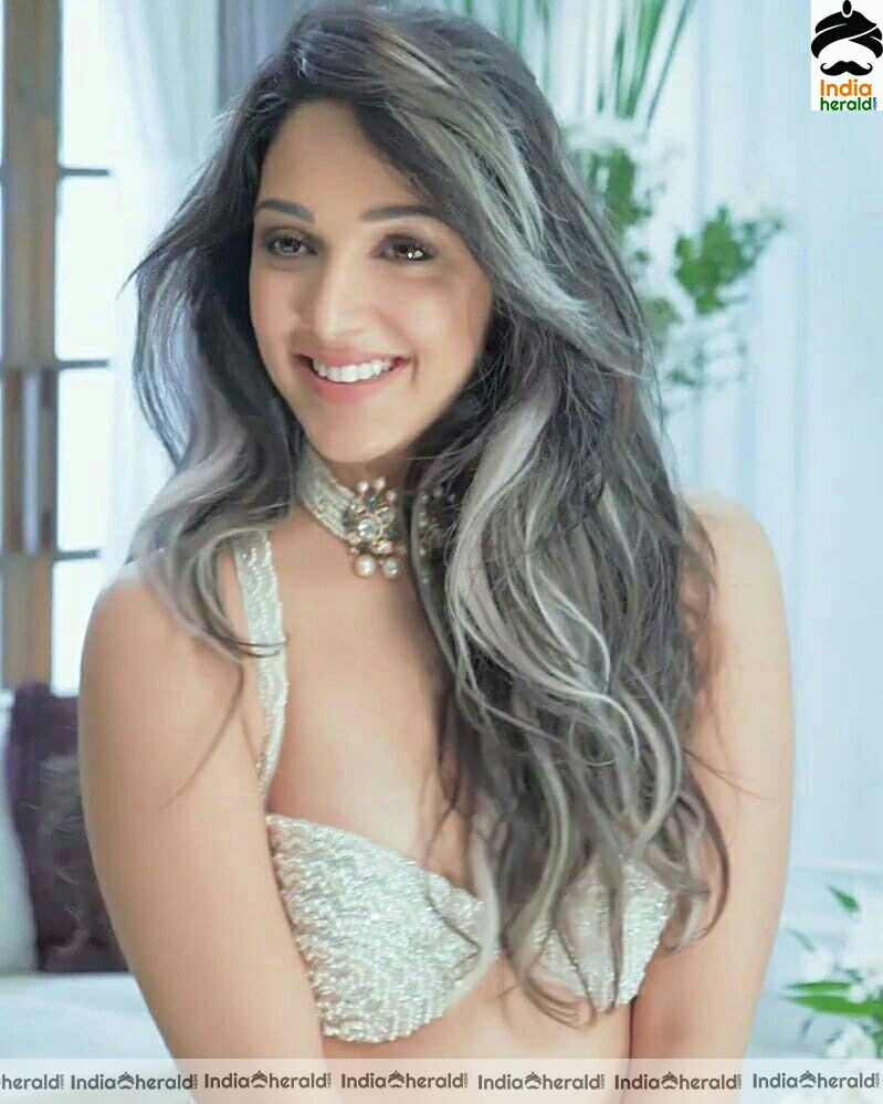 Kiara seen in a Bra and is tempting our mood