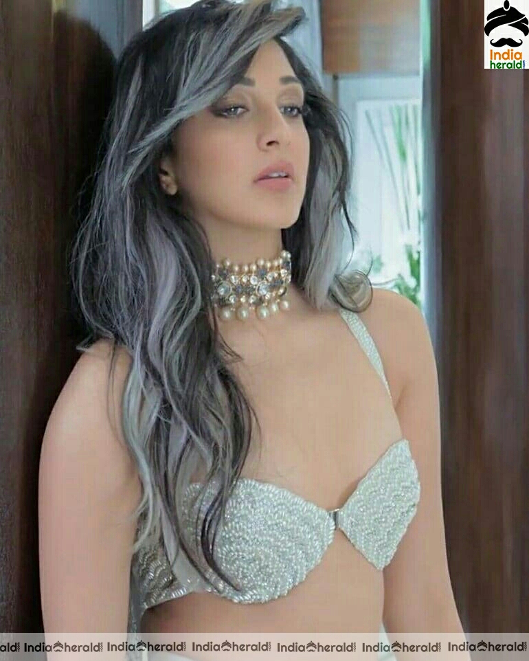 Kiara seen in a Bra and is tempting our mood