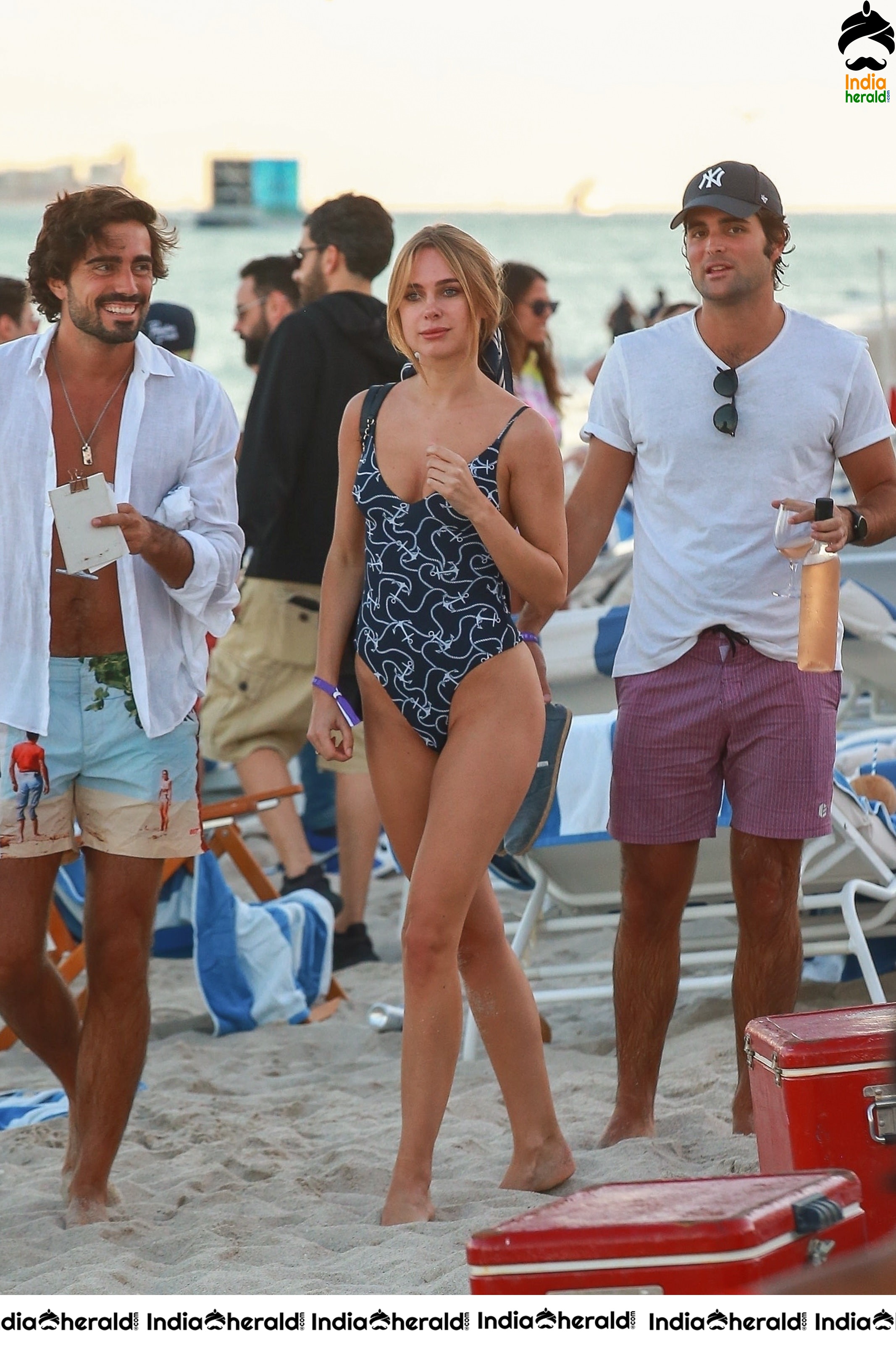 Kimberley Garner shows off her fit figure in a blue bikini on the beach in Miami Set 1