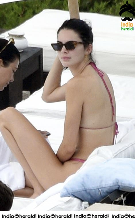 Kourtney Kardashian and Kendall Jenner Hot in Bikini by poolside at Costa Smeralda