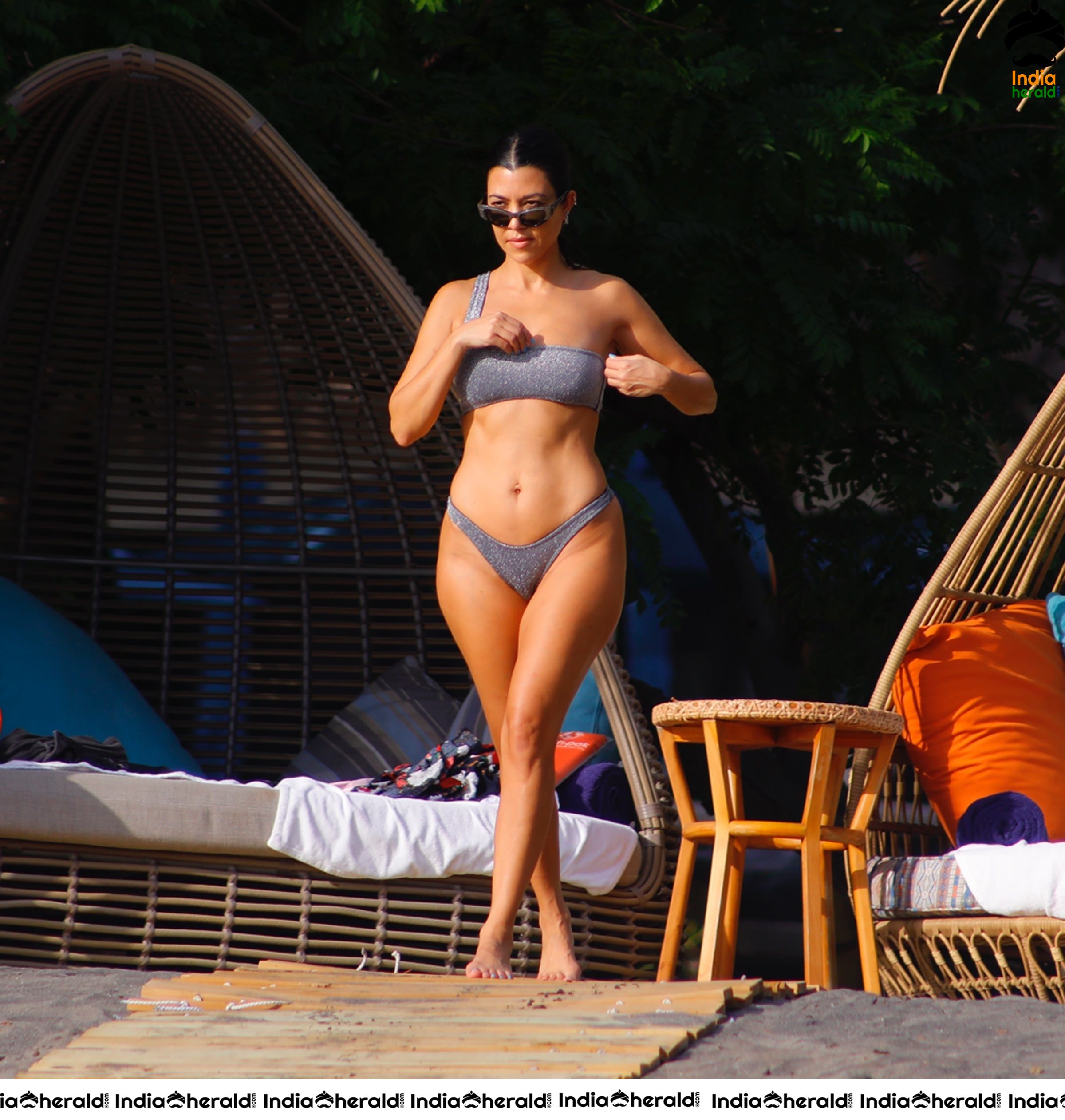 Kourtney Kardashian Bikini candids in Costa Rica Set 1