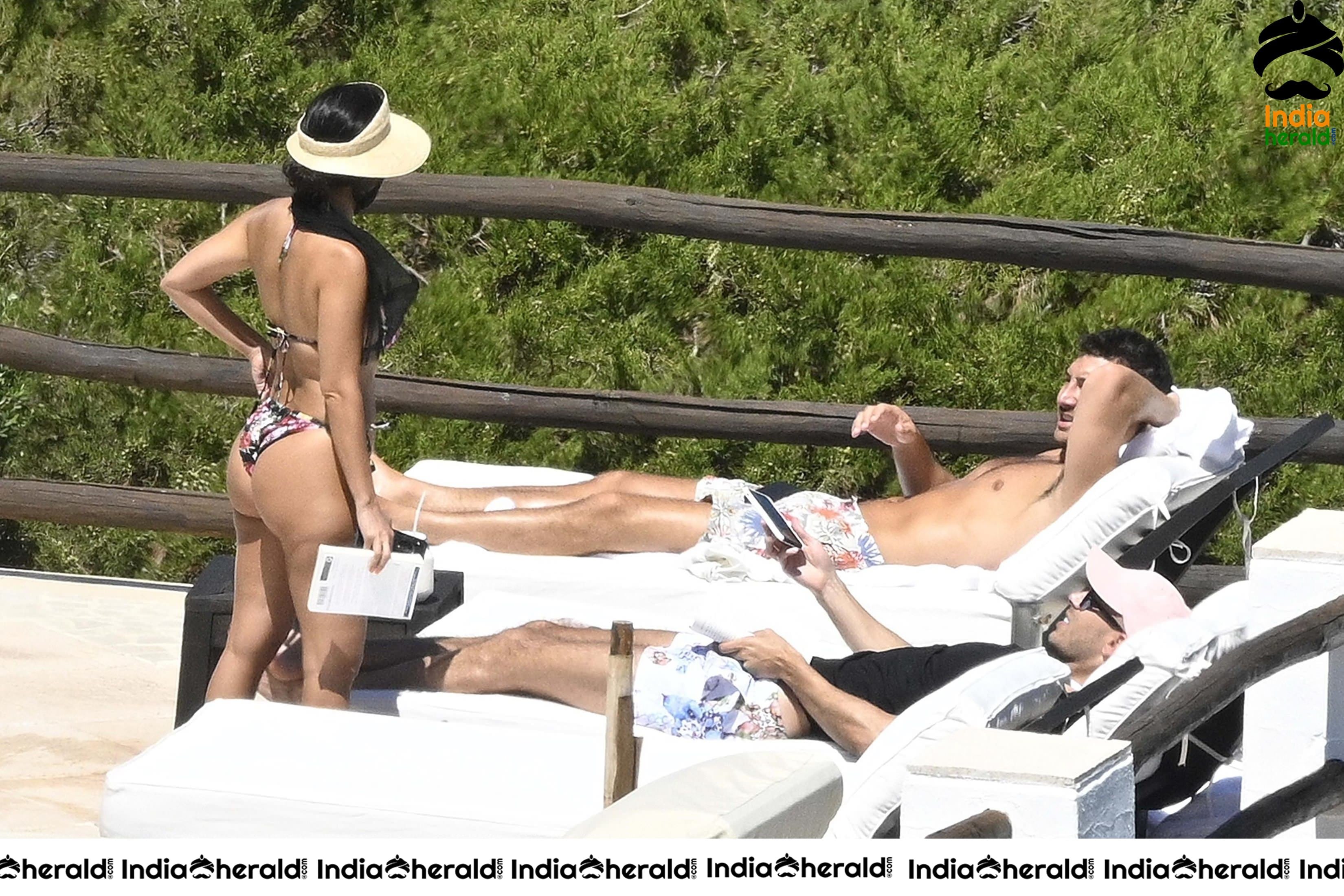 Kourtney Kardashian Bikini candids In Sardinia Set 2