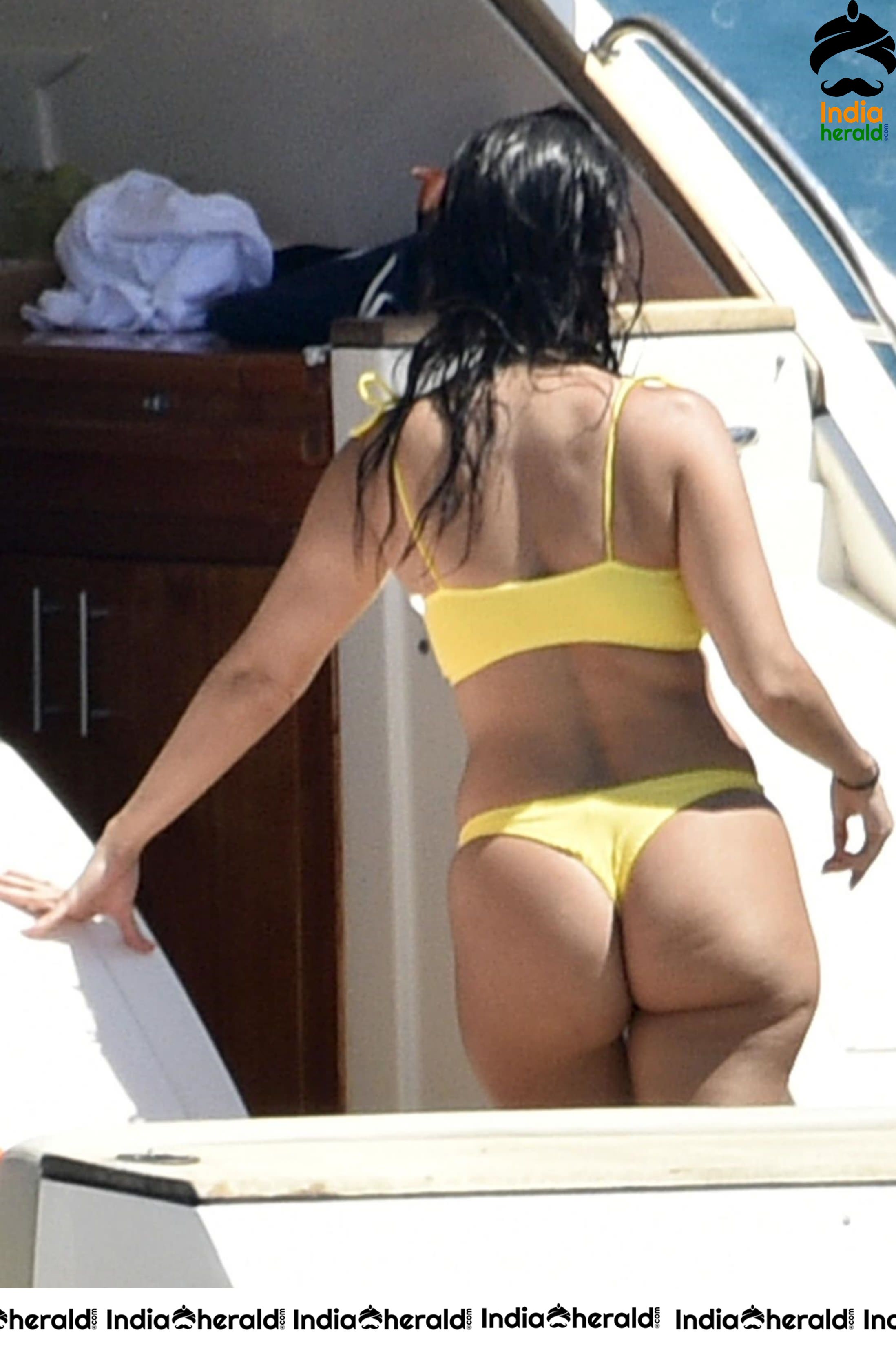 Kourtney Kardashian In A Bikini On A Yacht In Corsica Set 2